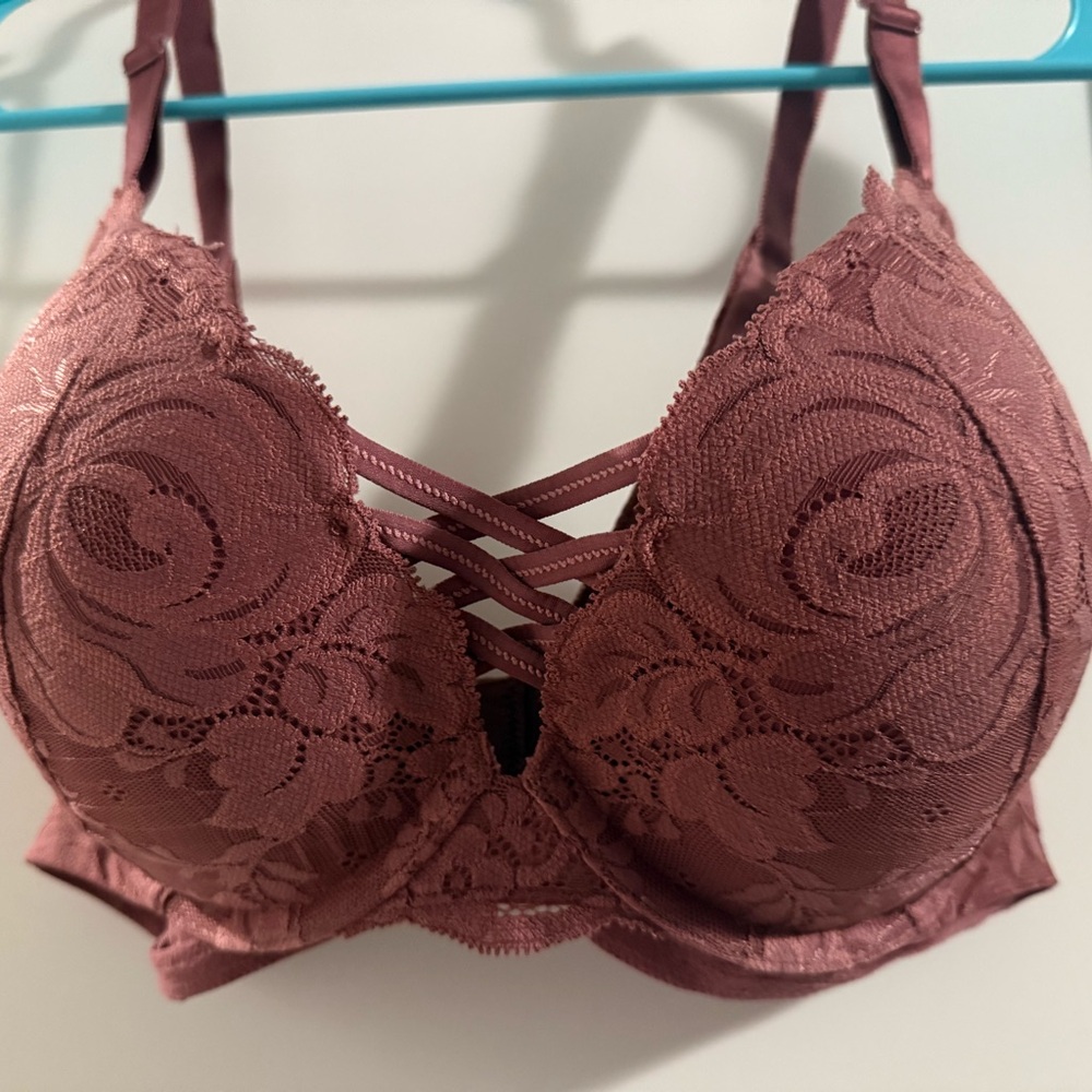 Lace Cross-Front Push-Up Bra in Mauve